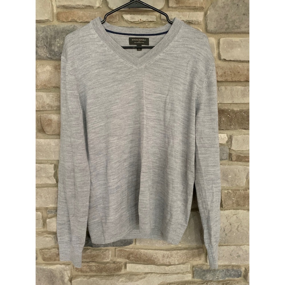 Italian Merino Wool Banana Republic V-Neck Sweater Grey M Minimalist Preppy Luxe